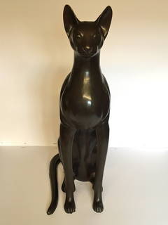 Sculpture monumentale de chat en bronze stylisé