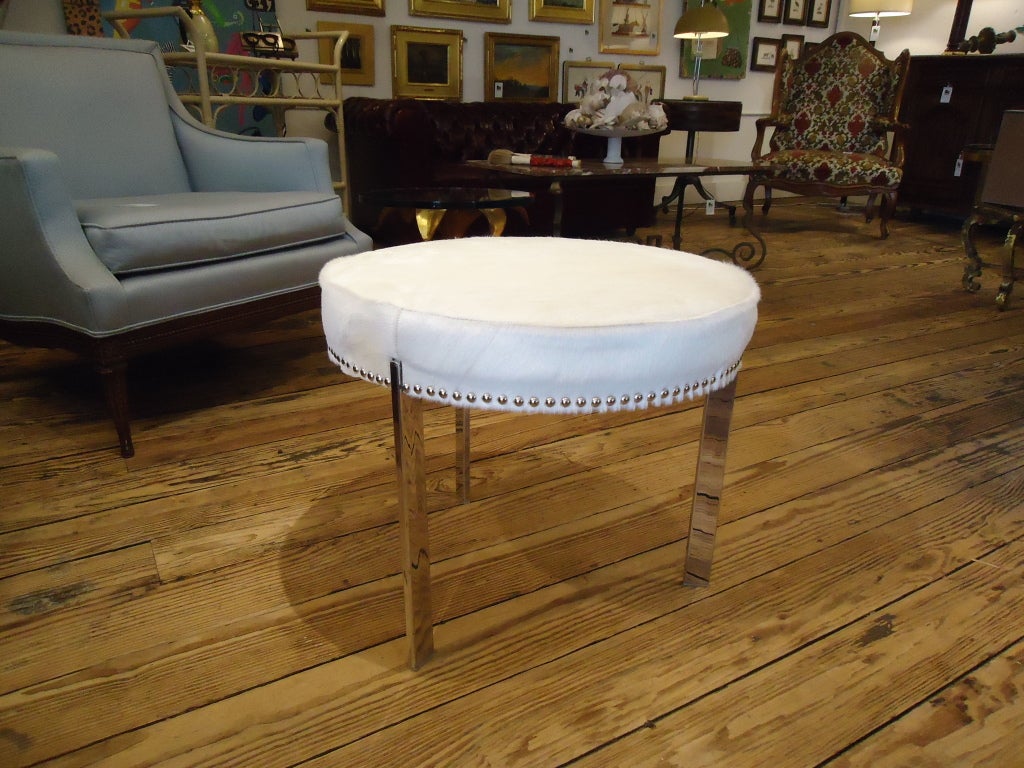 Glamorous Vintage Pony Hair Ottoman In Excellent Condition In Hopewell, NJ