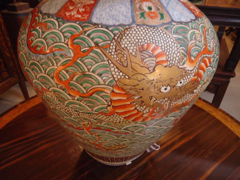 19th Century Antique Japanese Imari Temple Jar
