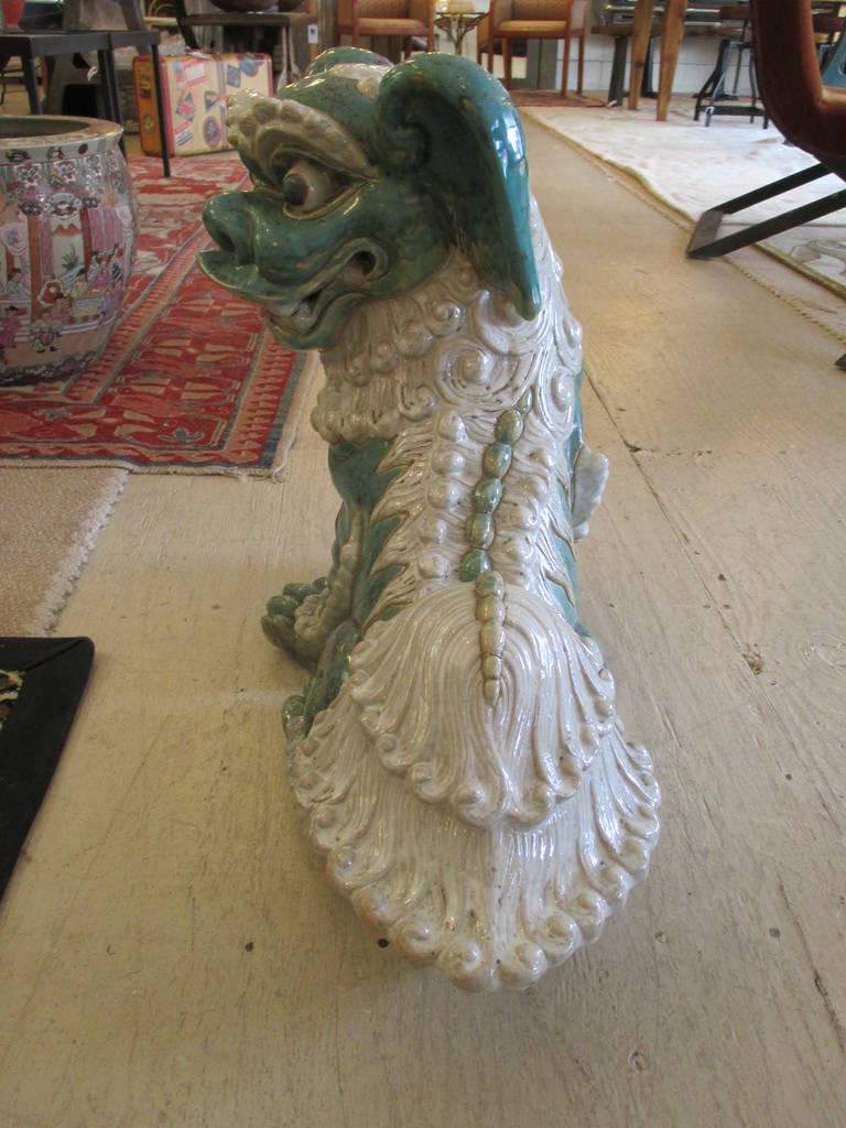 Large Vintage Ceramic Foo Dog In Excellent Condition In Hopewell, NJ