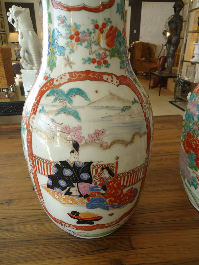 Pair of 19th Century Fukagawa Vases In Excellent Condition In Hopewell, NJ