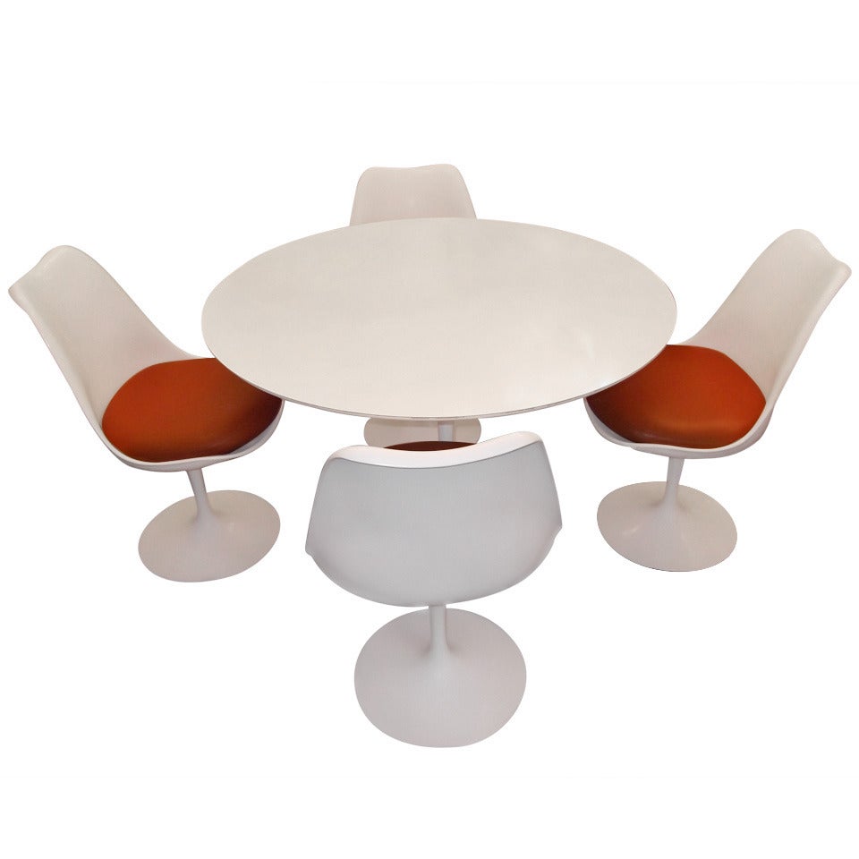 Authentic Vintage Knoll Tulip Table and Four Saarinen Chairs