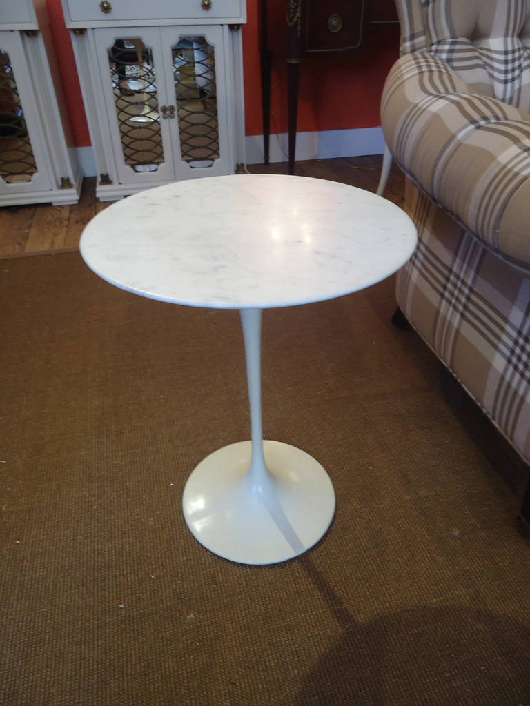 Vintage Saarinen Drinks Table