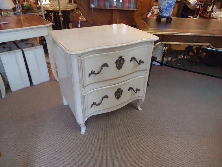 Pair of French Vintage Two-Drawer Nightstands Chests In Good Condition For Sale In Hopewell, NJ