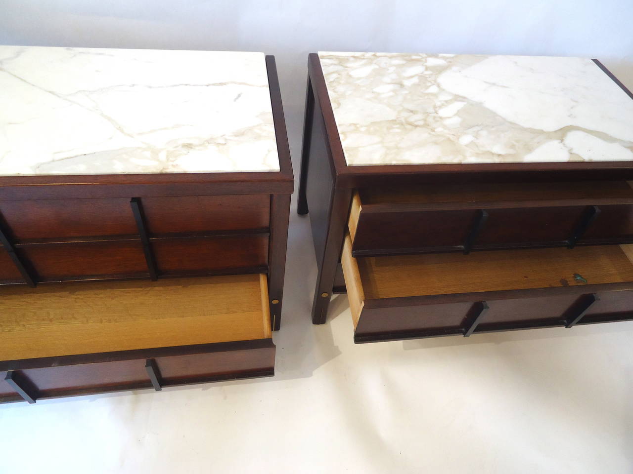 Late 20th Century Pair of American of Martinsville Mid century Modern Endtables Nightstands