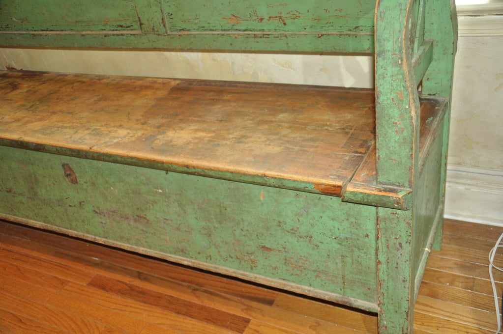 bench trunk