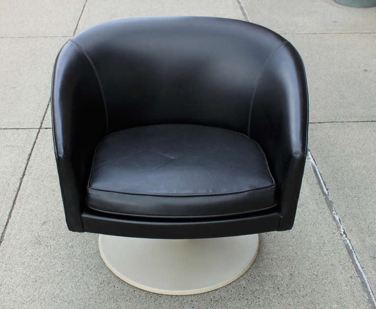 American Rare Jens Risom Swivel Chair For Sale