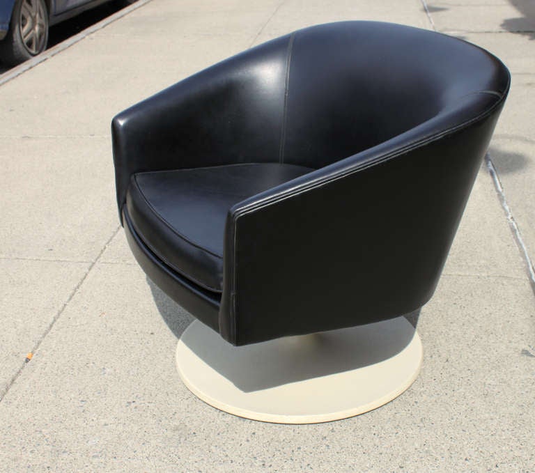 Mid-20th Century Rare Jens Risom Swivel Chair For Sale
