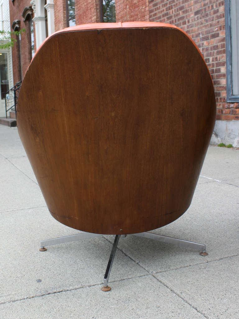 Milo Baughman Swivel Chairs In Good Condition In Hudson, NY