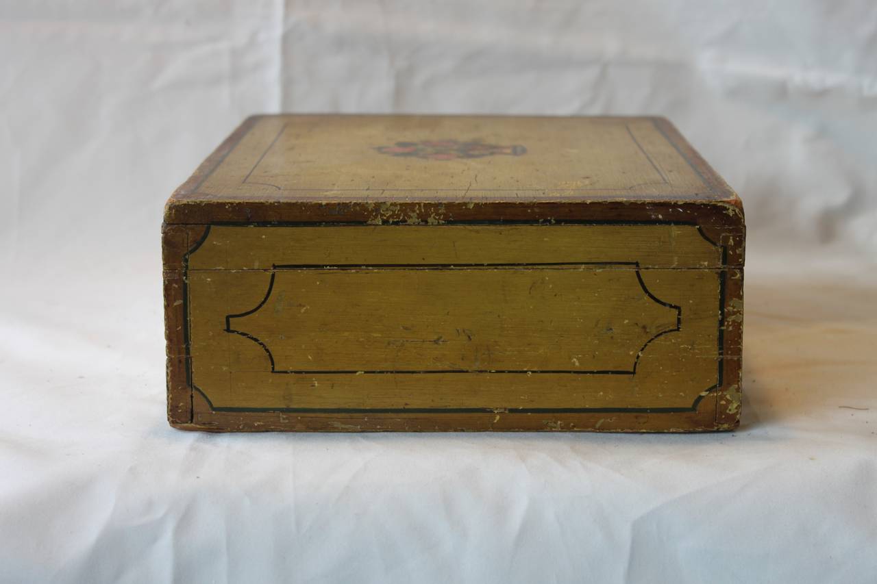 American Mustard Yellow Painted Trinket Box, circa 1825, America For Sale