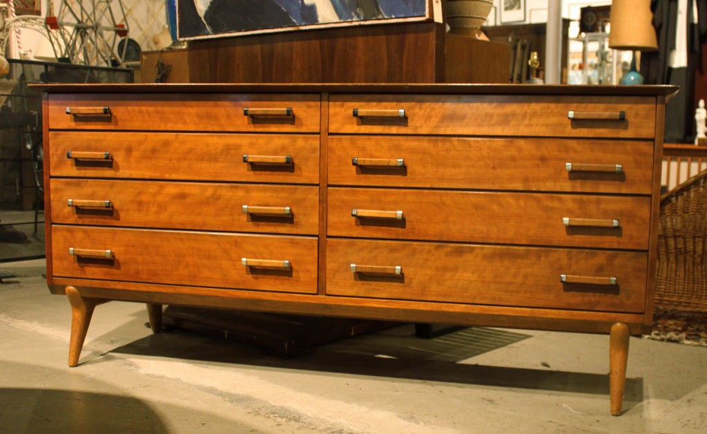 Renzo Rutili 8-drawer dresser for John Stuart/Johnson Furniture. Beautiful rich warm patina to surface. Original dividers in drawers.