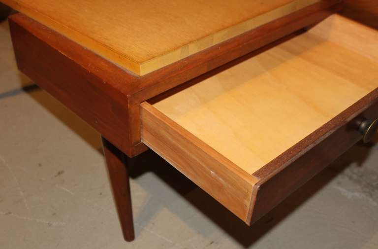 Pair of Mid-Century Modern Jetson Style End Side Tables In Excellent Condition In Hudson, NY