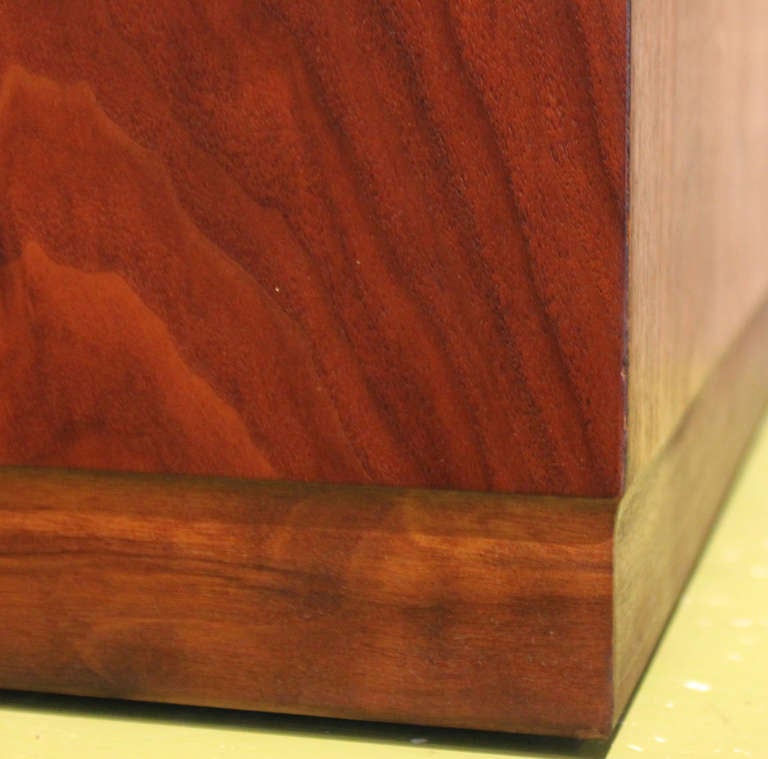 Walnut Cube Table by Milo Baughman 1