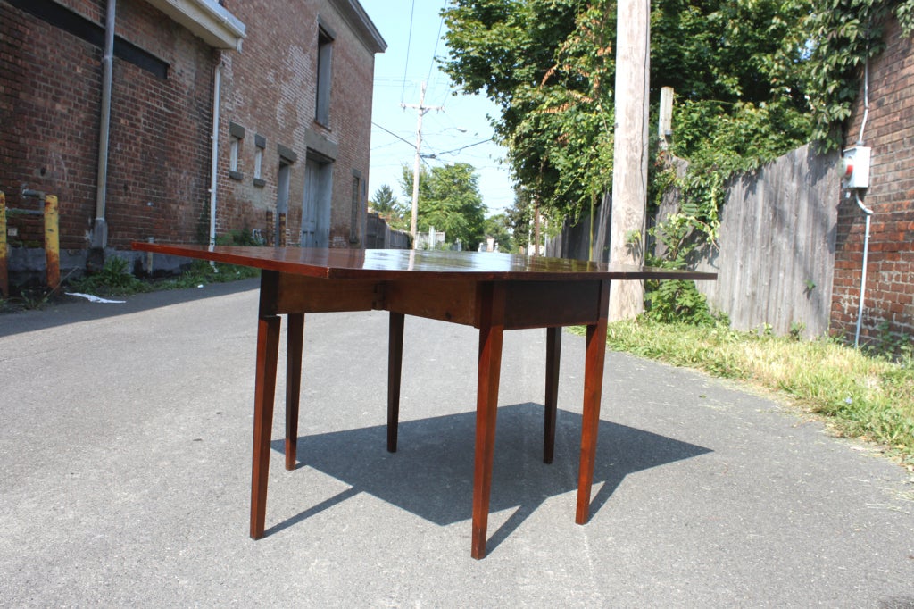 American Antique Mahogany Drop-Leaf Table For Sale