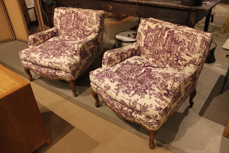 Fabric Pair of Vintage Toile de Jouy Bergere Extra-Wide Lounge Chairs