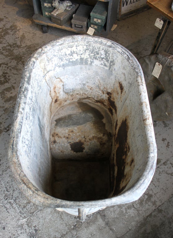 French Soak-In Bath Tub