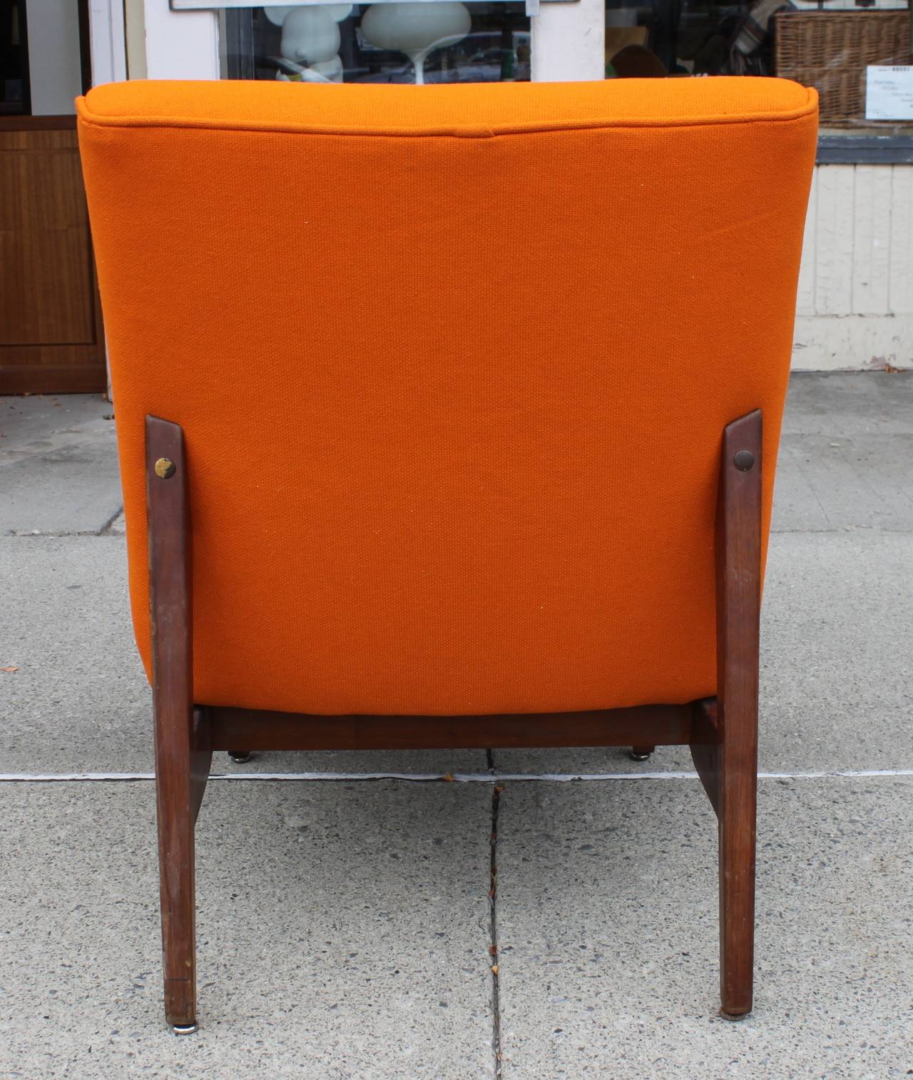 American Pair of Vintage Gunlocke Lounge Chairs For Sale