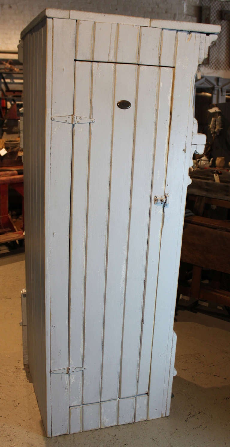 20th Century Pair of column form cabinets For Sale