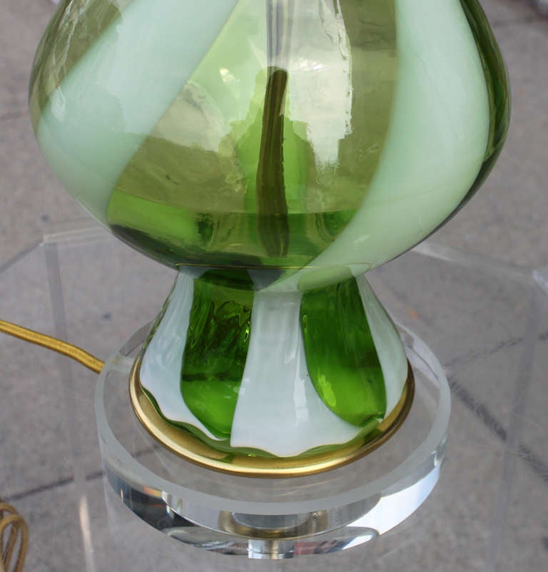 Italian Blown Glass Table Lamp In Excellent Condition For Sale In Hudson, NY