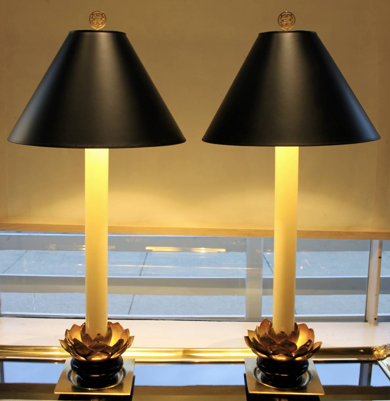 Pair of Mid-Century Modern Asian inspired table lamps by Stiffel. Excellent vintage condition.