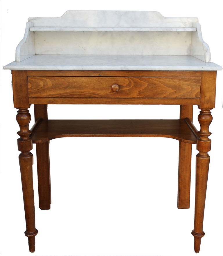 French Country Washstand In Excellent Condition In Charleston, SC
