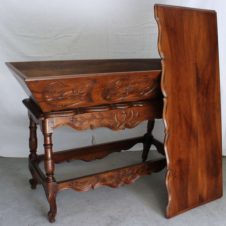 French 19th Century Provencal Petrin in Walnut For Sale