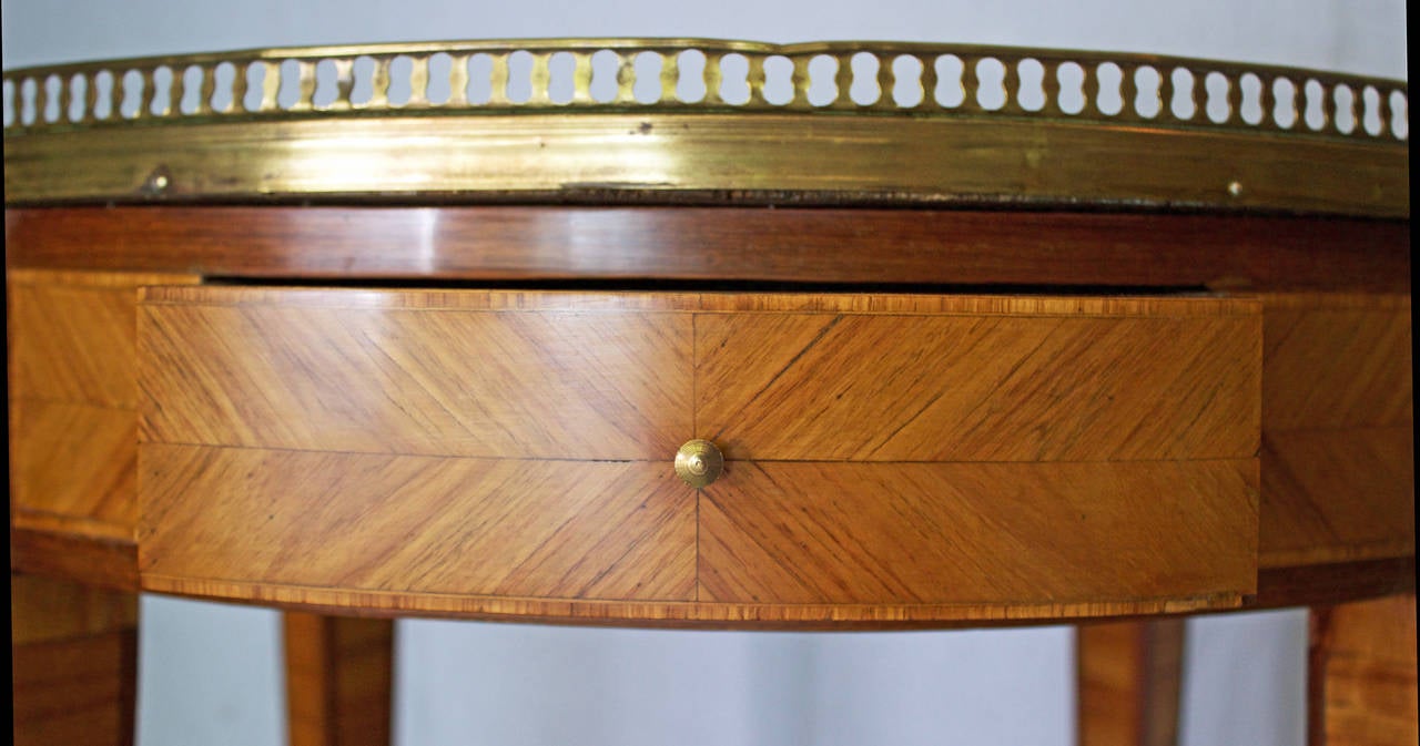Bois de violette Table de style Bouillotte d'époque Napoléon III en vente