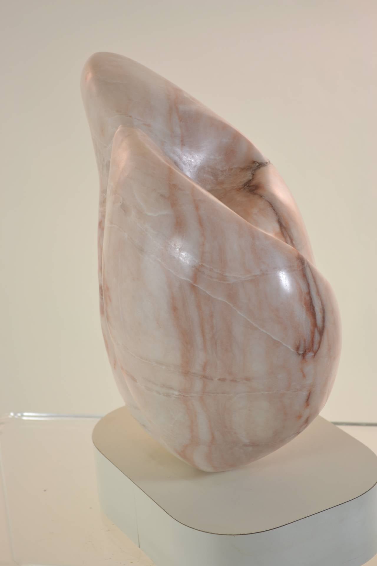 Abstract Marble Sculpture on Custom Base In Good Condition For Sale In Norwalk, CT