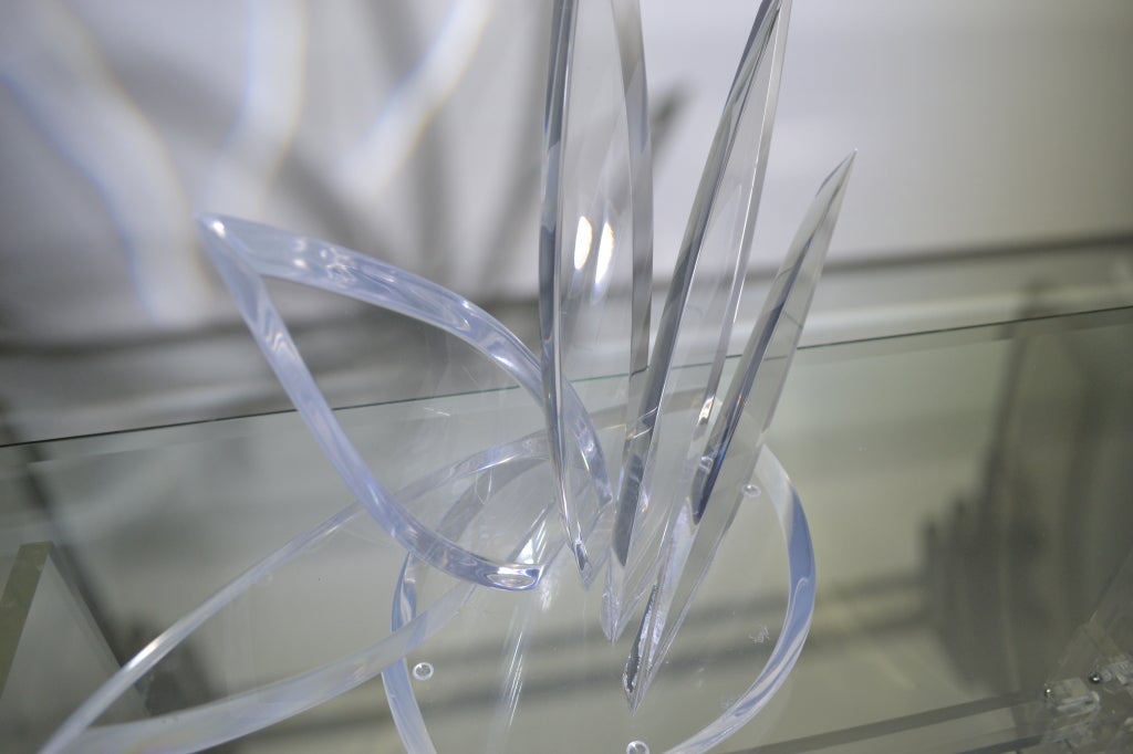 Signed Van Teal Lucite Sculpture In Excellent Condition In Norwalk, CT