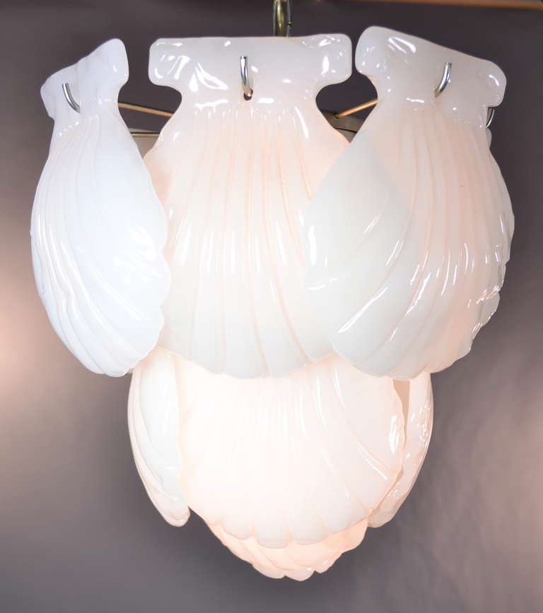 Murano Shell Chandelier In Good Condition For Sale In Norwalk, CT