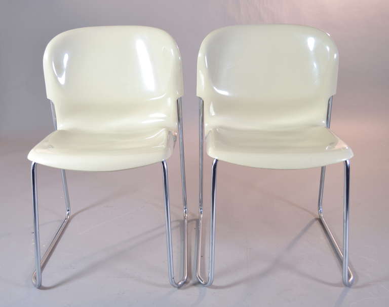 Nova Stacking Chairs by Gerd Lange for Drabert, West Germany In Excellent Condition In Norwalk, CT