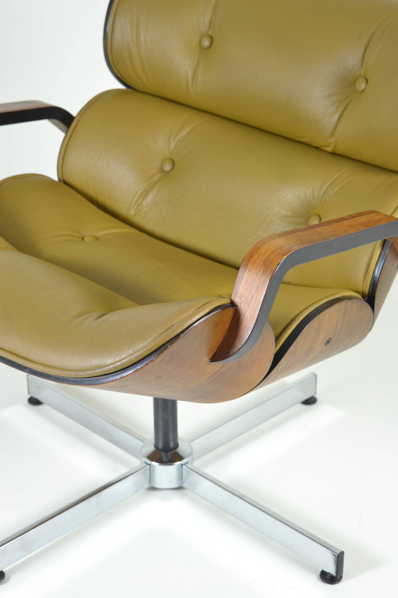 Mid-20th Century George Mulhauser for Plycraft Small Lounge Chair