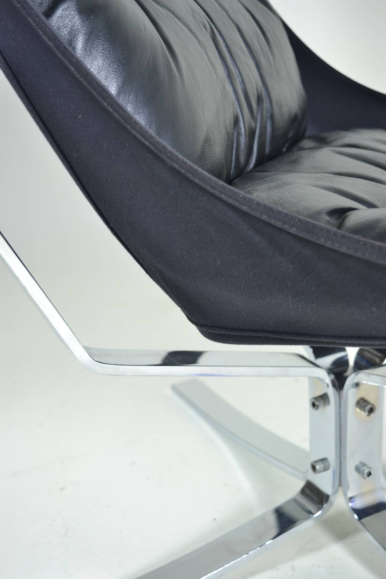 Late 20th Century Falcon Chair by Sigurd Resell in Black Leather, Norway, circa 1970s