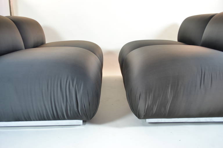 Pair of Armless Settees In Excellent Condition In Norwalk, CT
