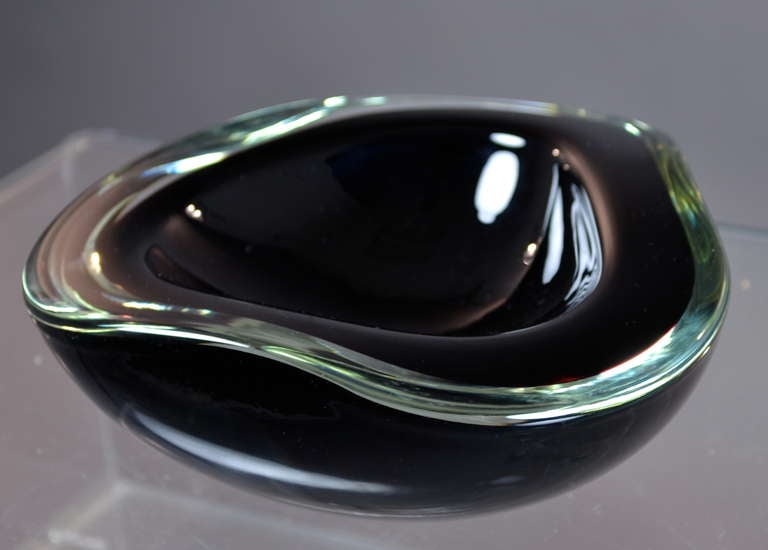 FIne organic form Murano cased glass bowl in clear and black by Renato Anatra, co-founder of Arte80. Signed underneath.