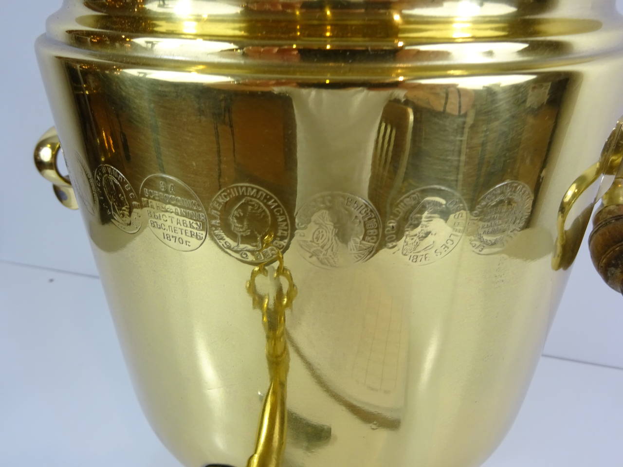 Antique Russian Brass Samovar In Excellent Condition In Oaks, PA