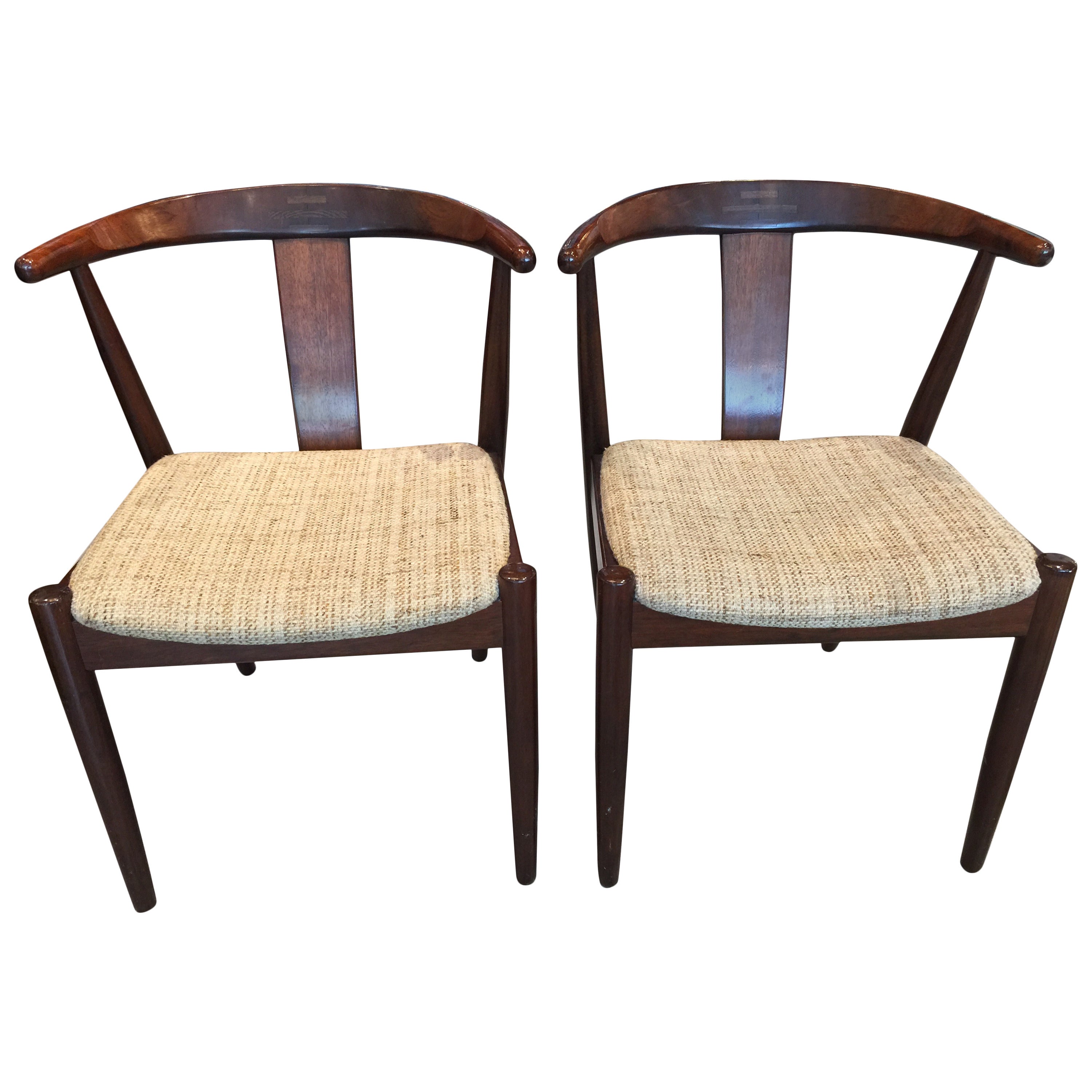 Pair of Wishbone Chairs by Dyrlund at 1stDibs