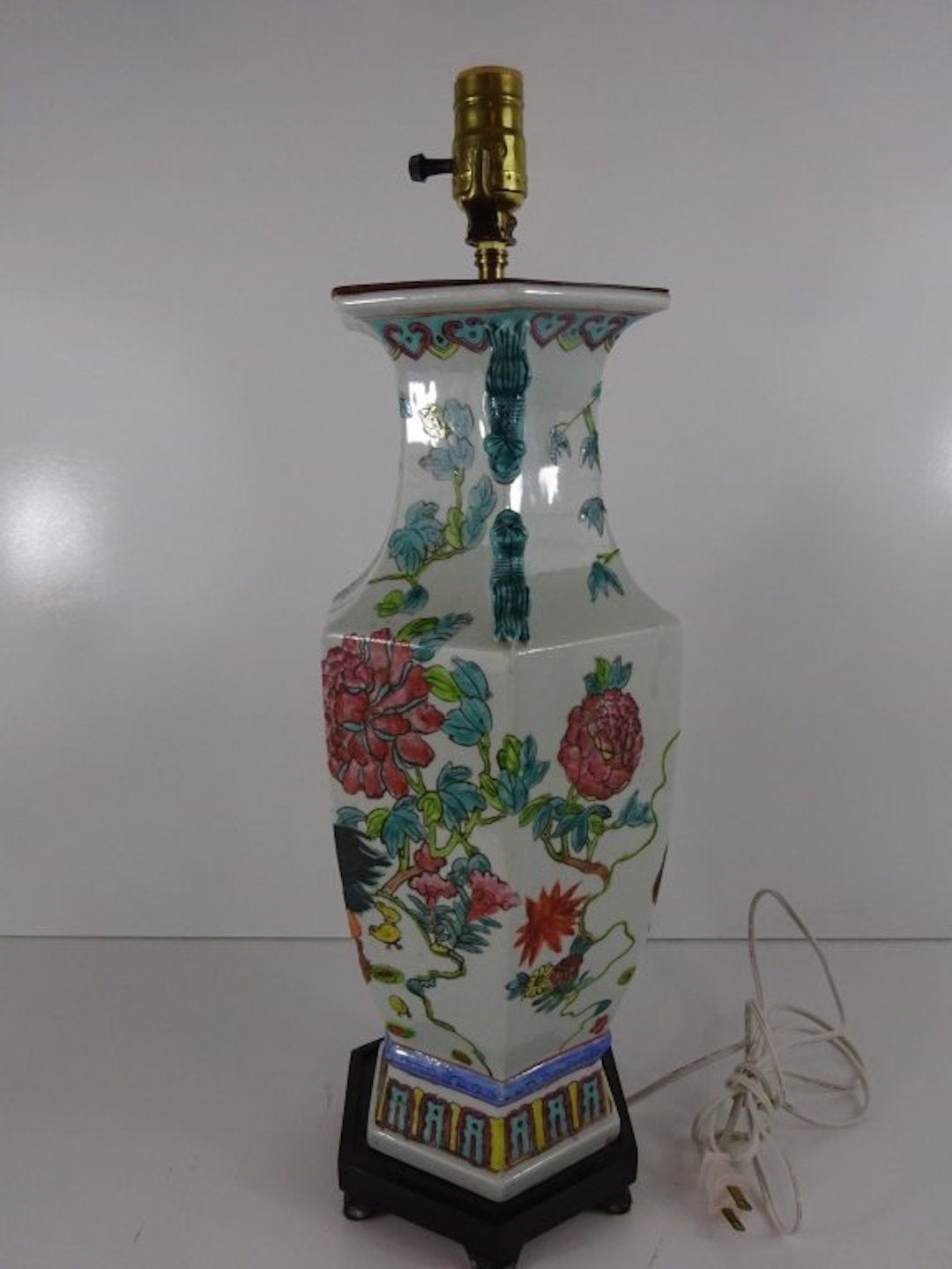Chinese Export Famille Verte Vases, Now as Lamps In Good Condition In Atlanta, GA