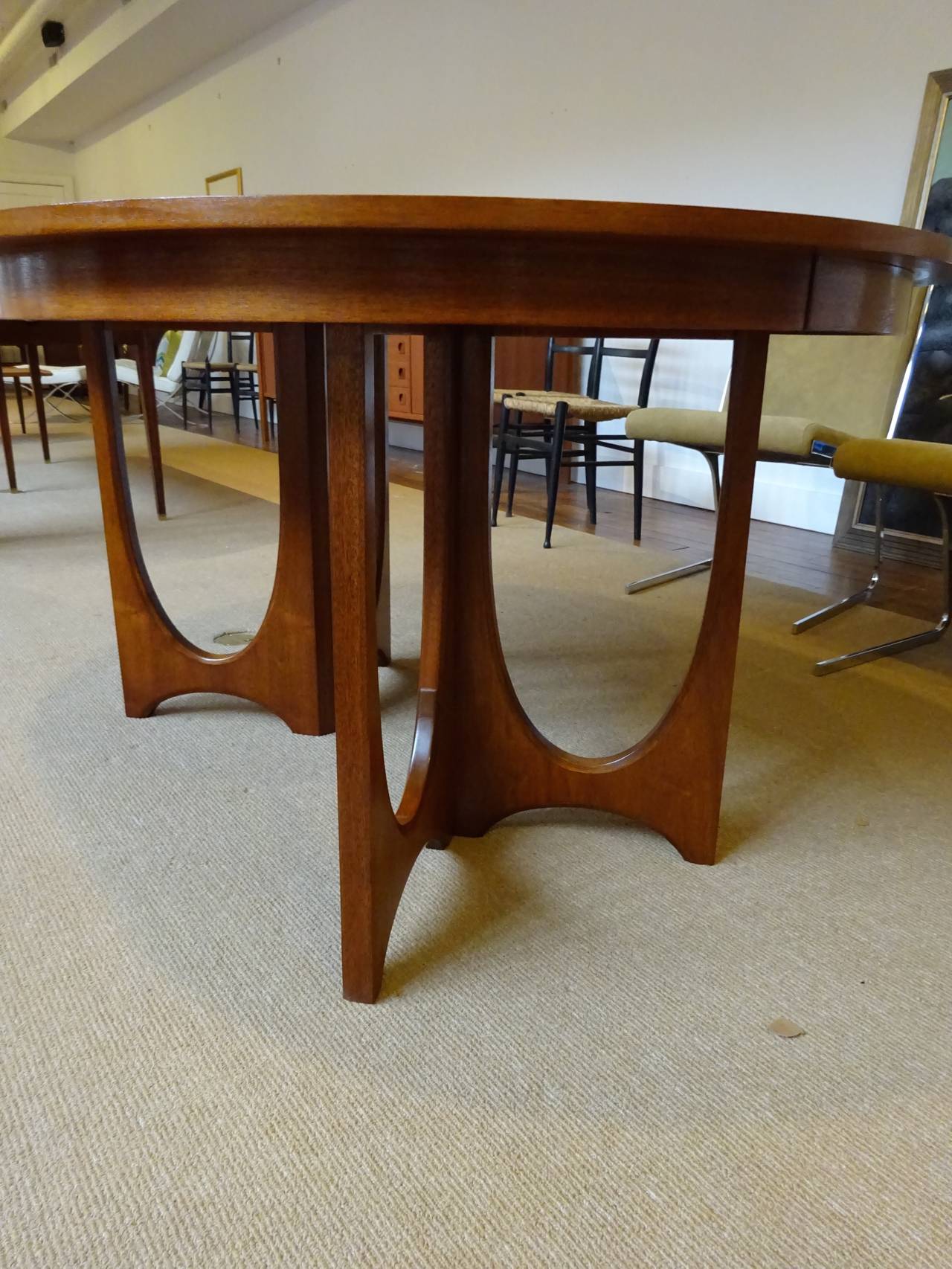 Probber Style Walnut Dining Table In Good Condition In Oaks, PA