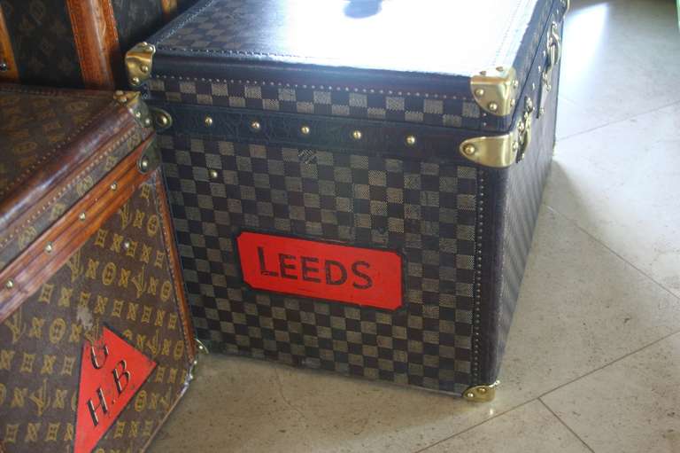 Top-of-the-line Louis Vuitton Damier Canvas Steamer Trunk In Excellent Condition In Excellent Condition In Scottsdale, AZ