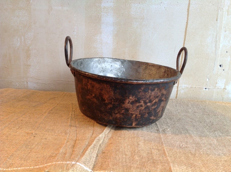 Small Copper Cooking Pot In Distressed Condition For Sale In DeSoto, KS
