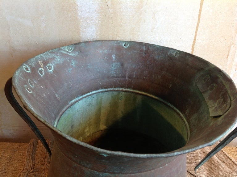 Antique Copper Water Pot from Italy In Distressed Condition For Sale In DeSoto, KS