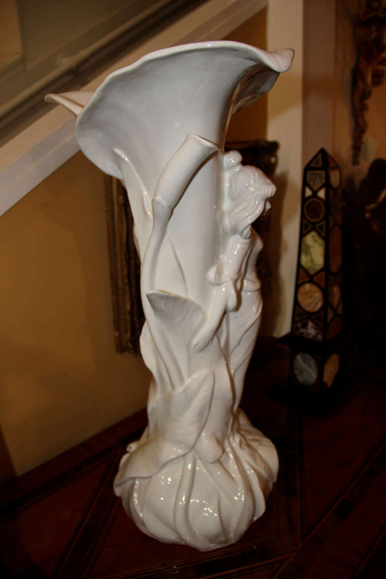 Early 20th Century French Art Nouveau White Porcelain Vase For Sale 1
