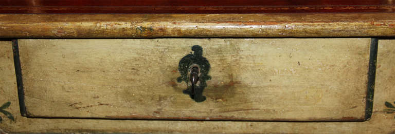 18th Century Italian Polychrome Side Table For Sale 2