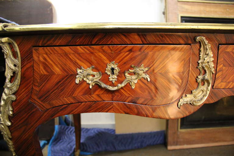 Sophisticated 18th Century French Louis XV Kingwood and Ormolu Bureau Plat Desk For Sale 3