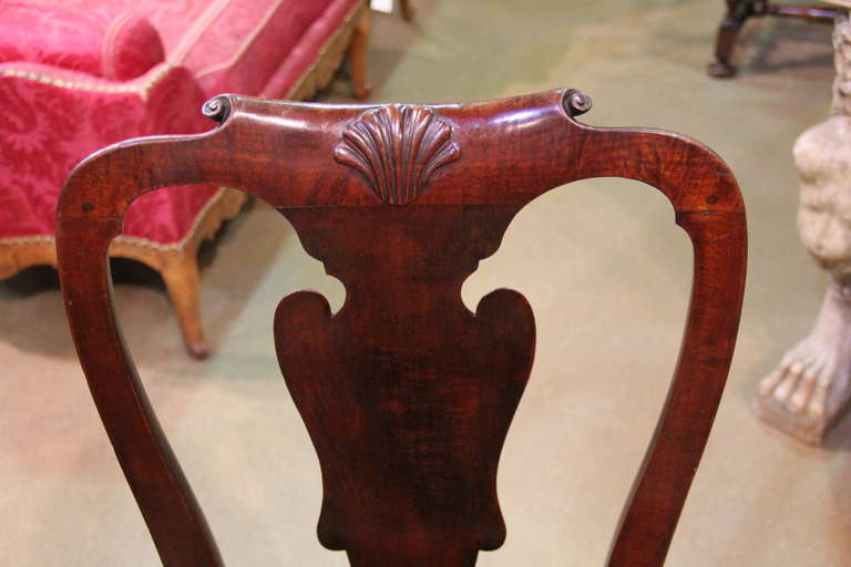 English 18th Century Queen Anne Mahogany Side Chair For Sale