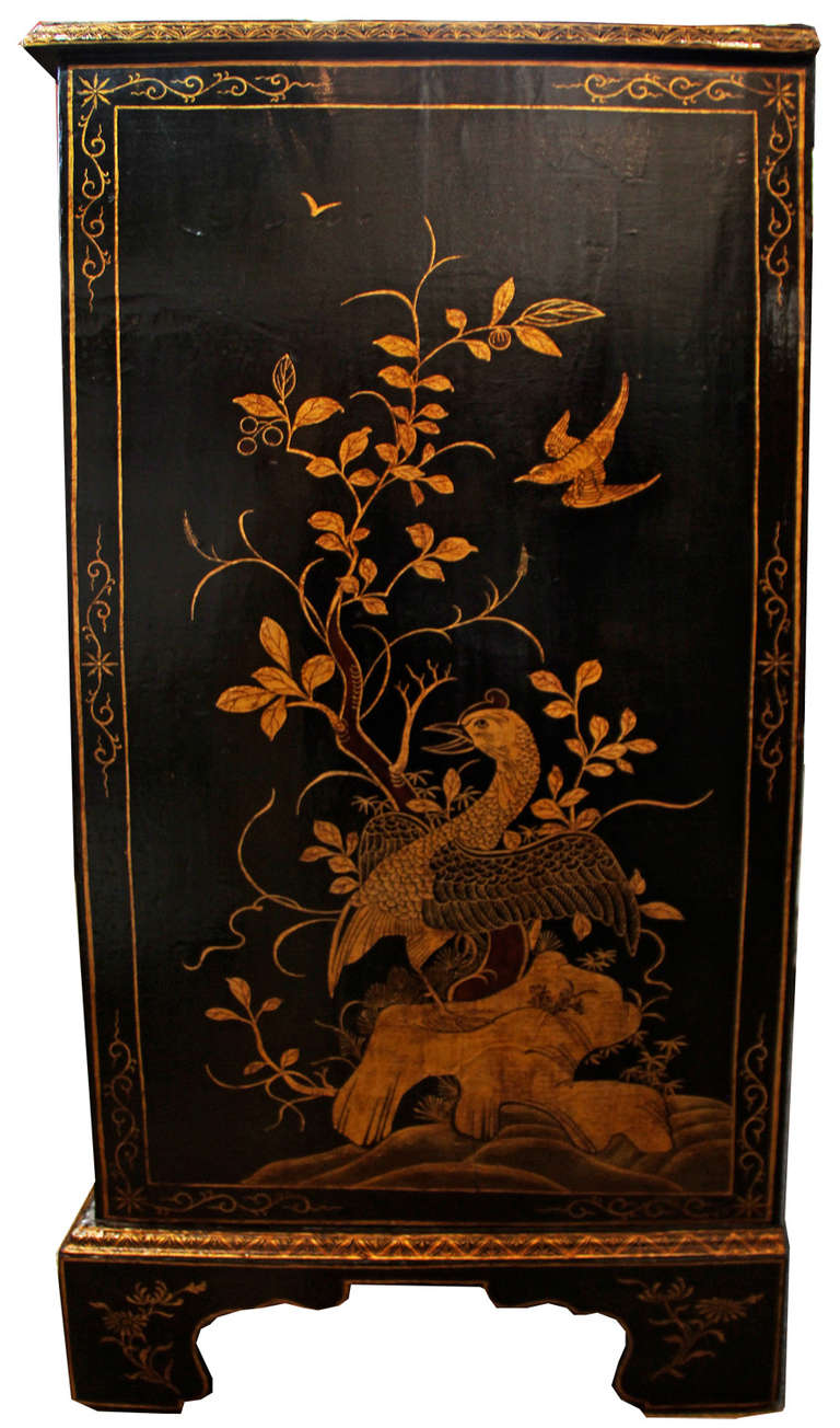 An Extraordinary Early 18th c. Queen Anne Chinoiserie Black Lacquered Chest of Drawers, with a pair of smaller drawers at the top and three larger drawers below them
