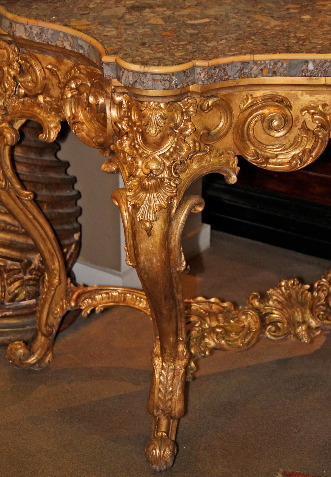 Striking Late 18th Century Italian Louis XV Giltwood Console Table For Sale 1