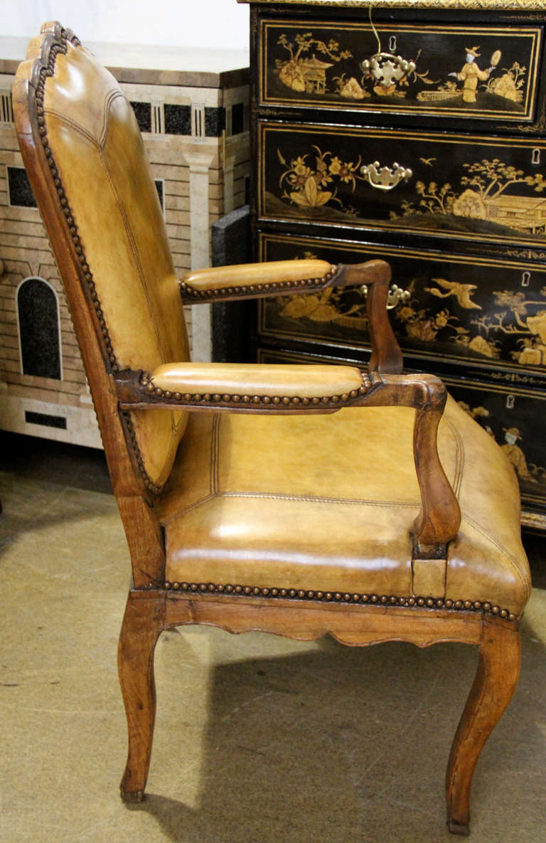 18th Century and Earlier 18th Century Italian Louis XV Beechwood Armchair For Sale