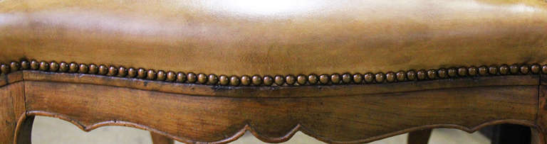 18th Century Italian Louis XV Beechwood Armchair For Sale 2